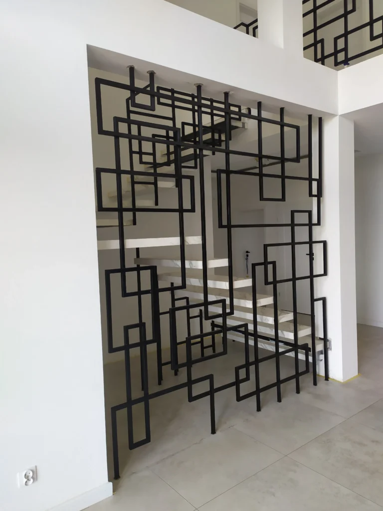 Cantilever stairs